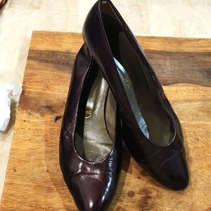 Joan & David Patent Lthr Pumps 9 1/2B